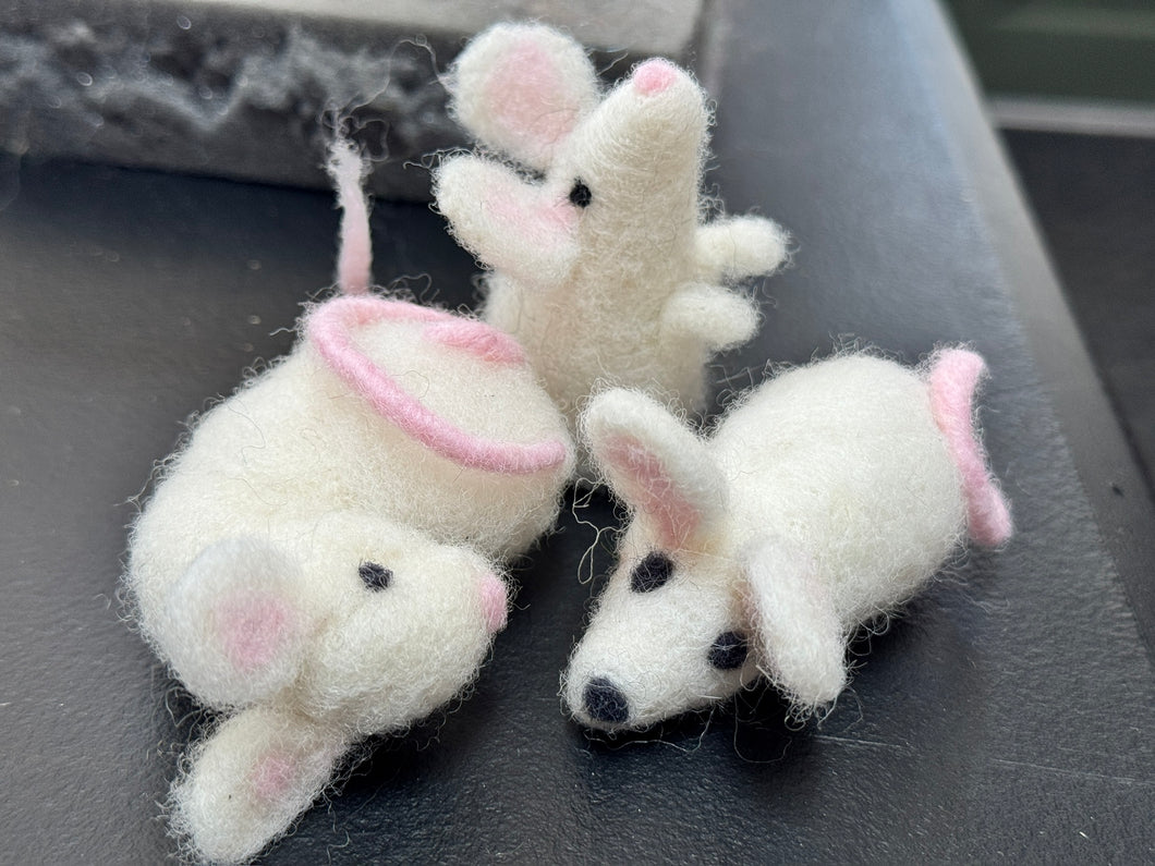 Class - Needle felted mouse
